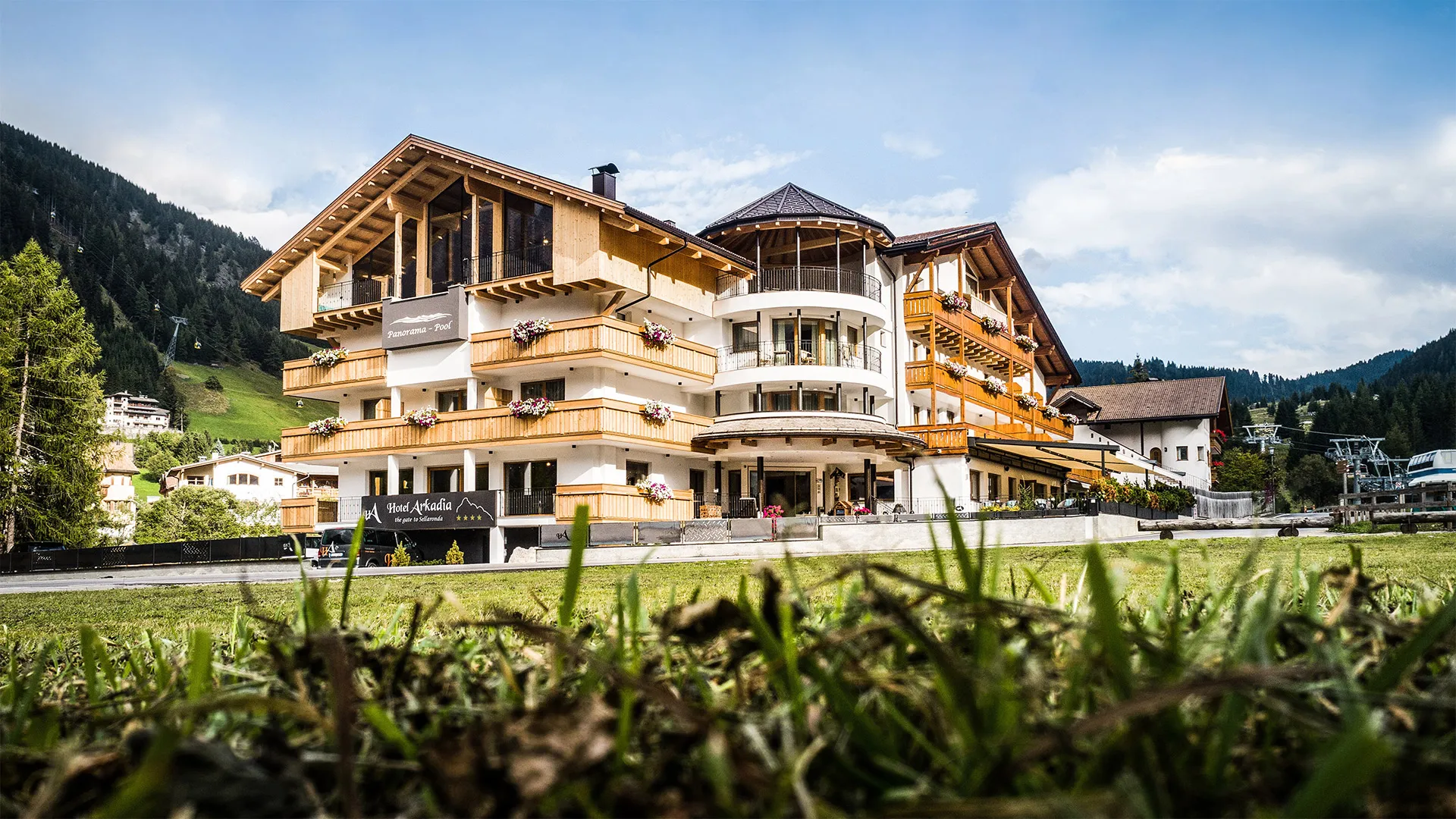 https://cdn.sudtirol.com/1116/conversions/hotel-arkadia-header.webp
