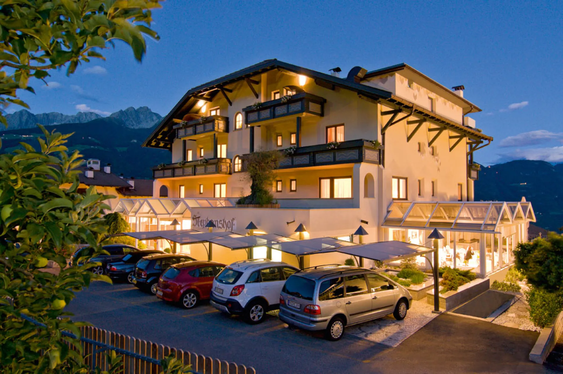 https://cdn.sudtirol.com/1540/conversions/Hotel-Alpentirolis-Au%C3%9Fenansicht-2-header.webp