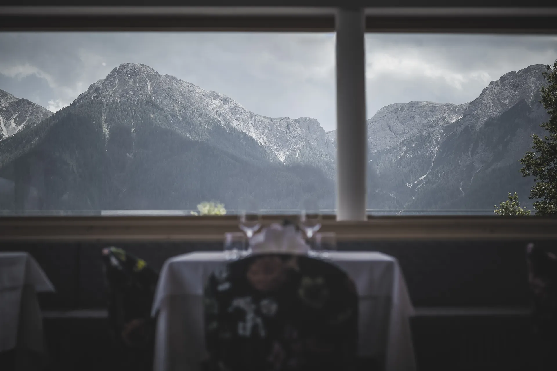 https://cdn.sudtirol.com/1718/conversions/Restaurant-Berge-quer-009_hotelZirm_%C2%A9KOTTERSTEGER-header.webp