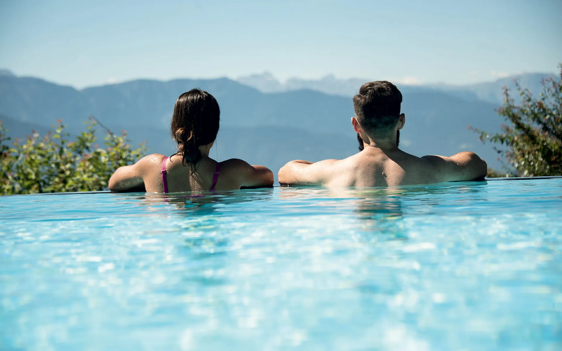 https://cdn.sudtirol.com/2556/conversions/03-relax-pool-altoadige-header.webp