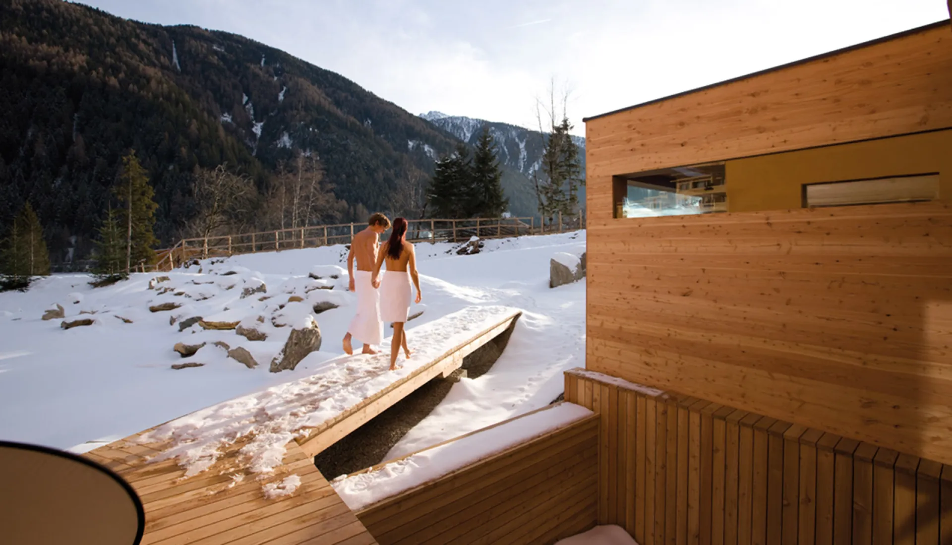 https://cdn.sudtirol.com/2842/conversions/02-hotel-arosea-winter-header.webp
