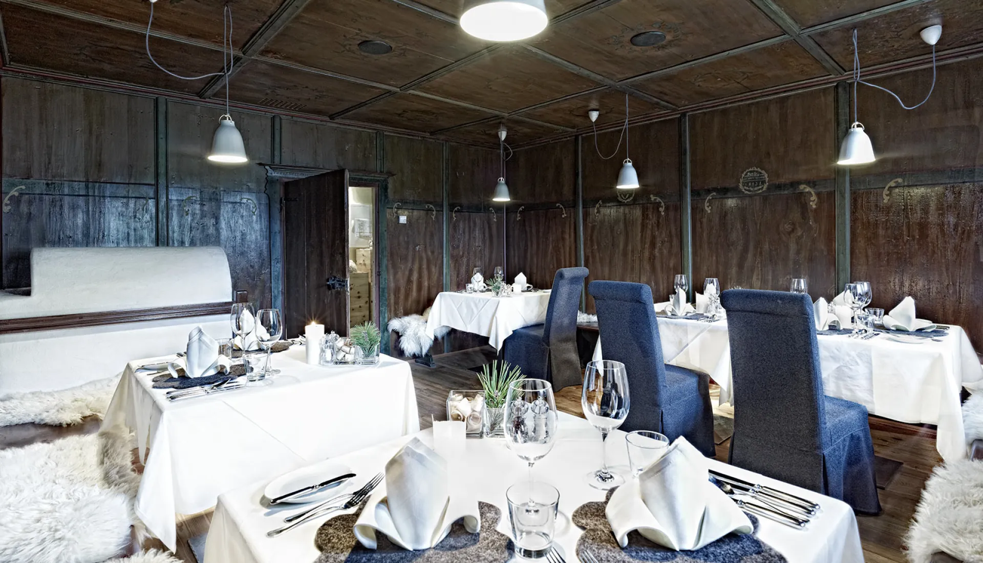 https://cdn.sudtirol.com/2853/conversions/03-hotel-ulten-restaurant-header.webp