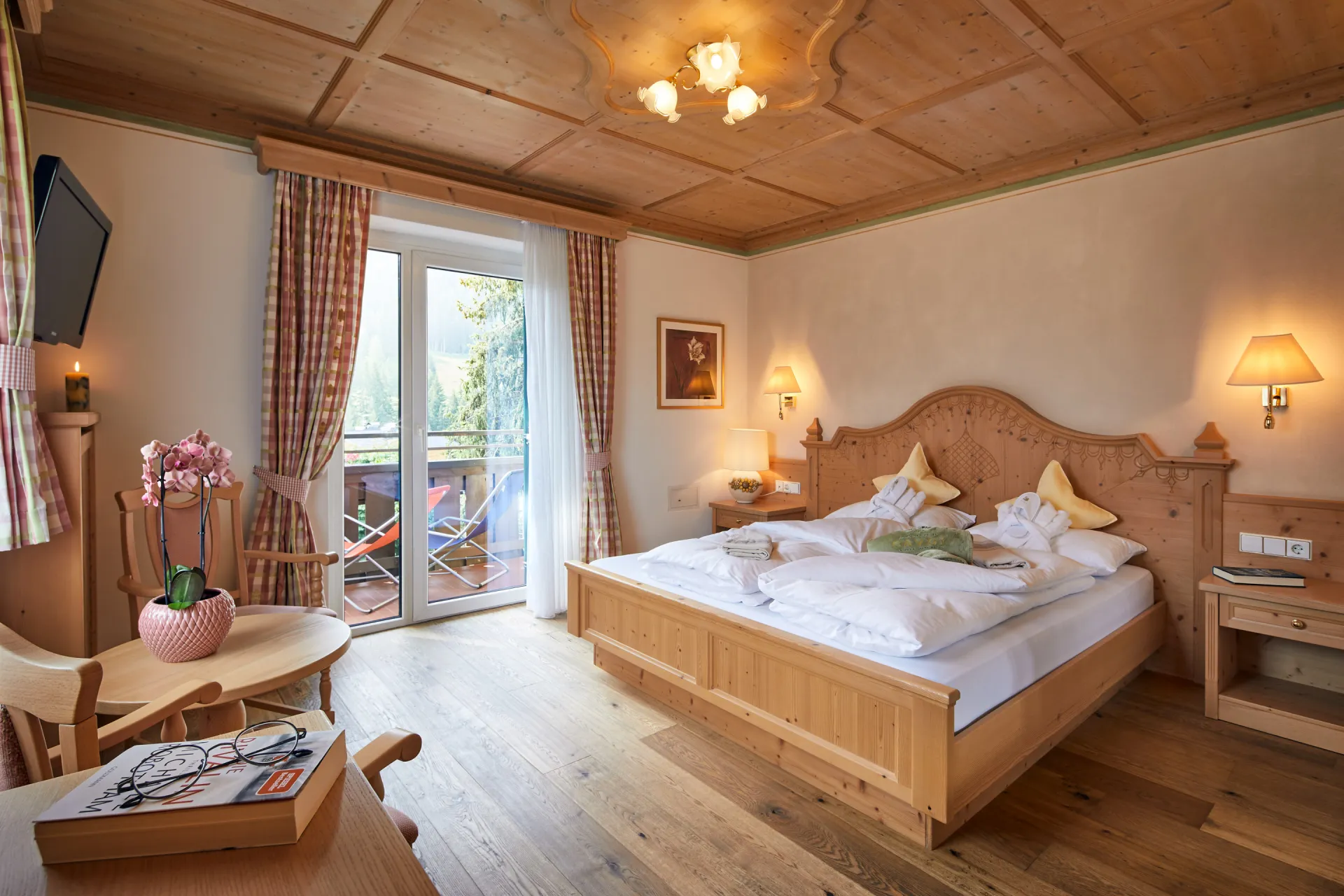 https://cdn.sudtirol.com/294/conversions/26-06-20-hotel_savoy-0009-header.webp