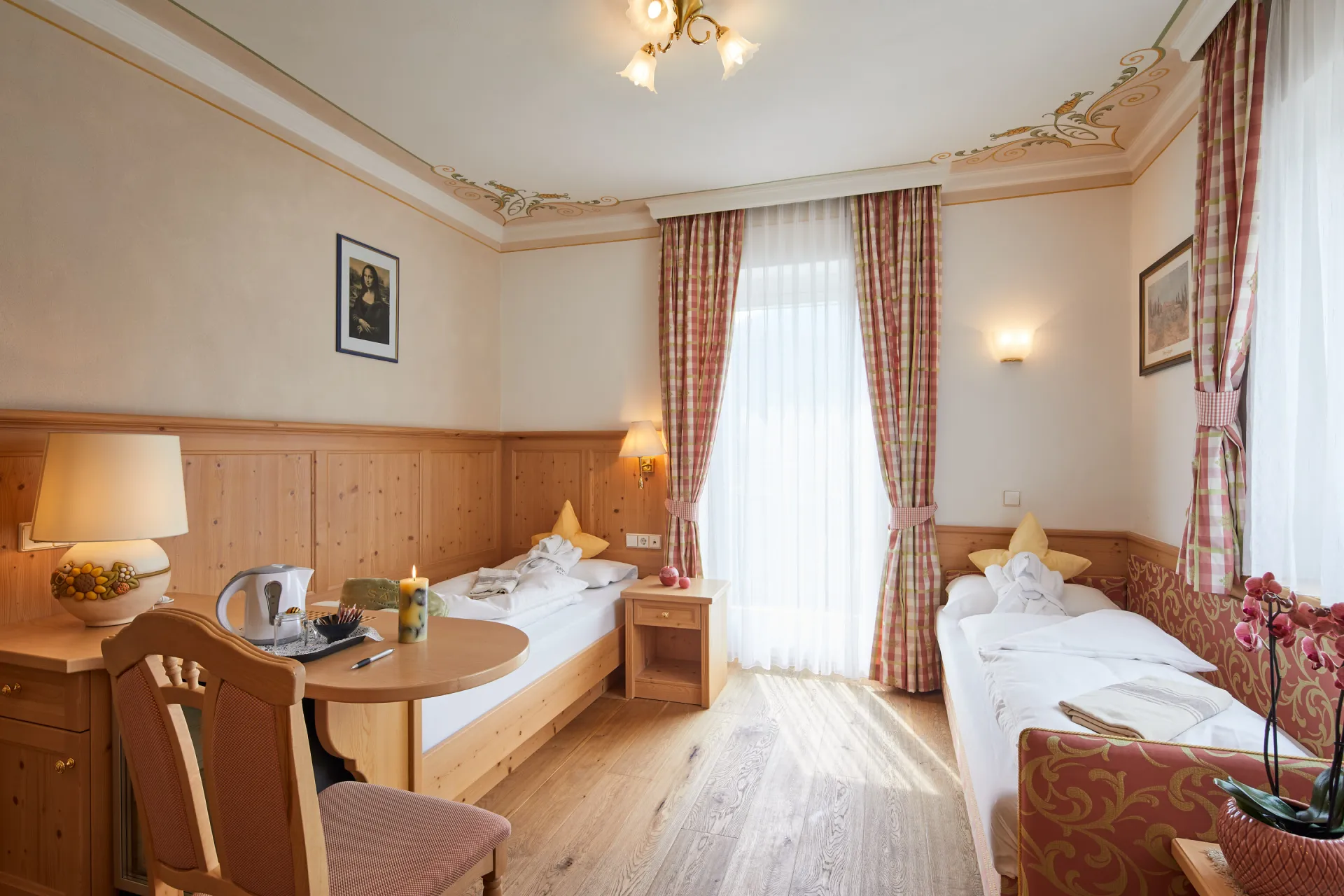 https://cdn.sudtirol.com/296/conversions/26-06-20-hotel_savoy-0047-header.webp