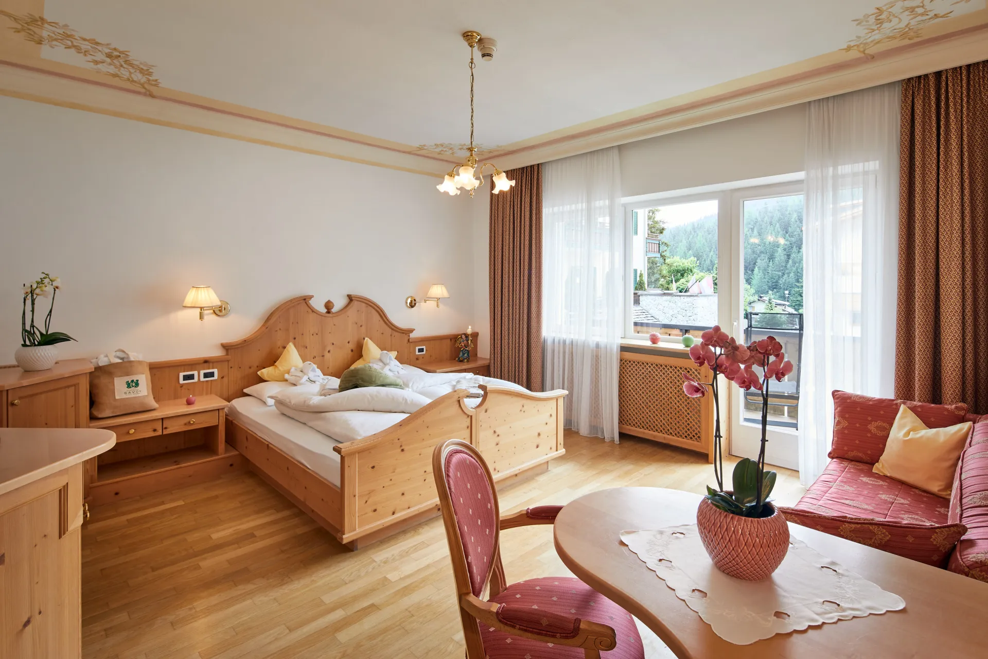 https://cdn.sudtirol.com/297/conversions/26-06-20-hotel_savoy-0098-header.webp