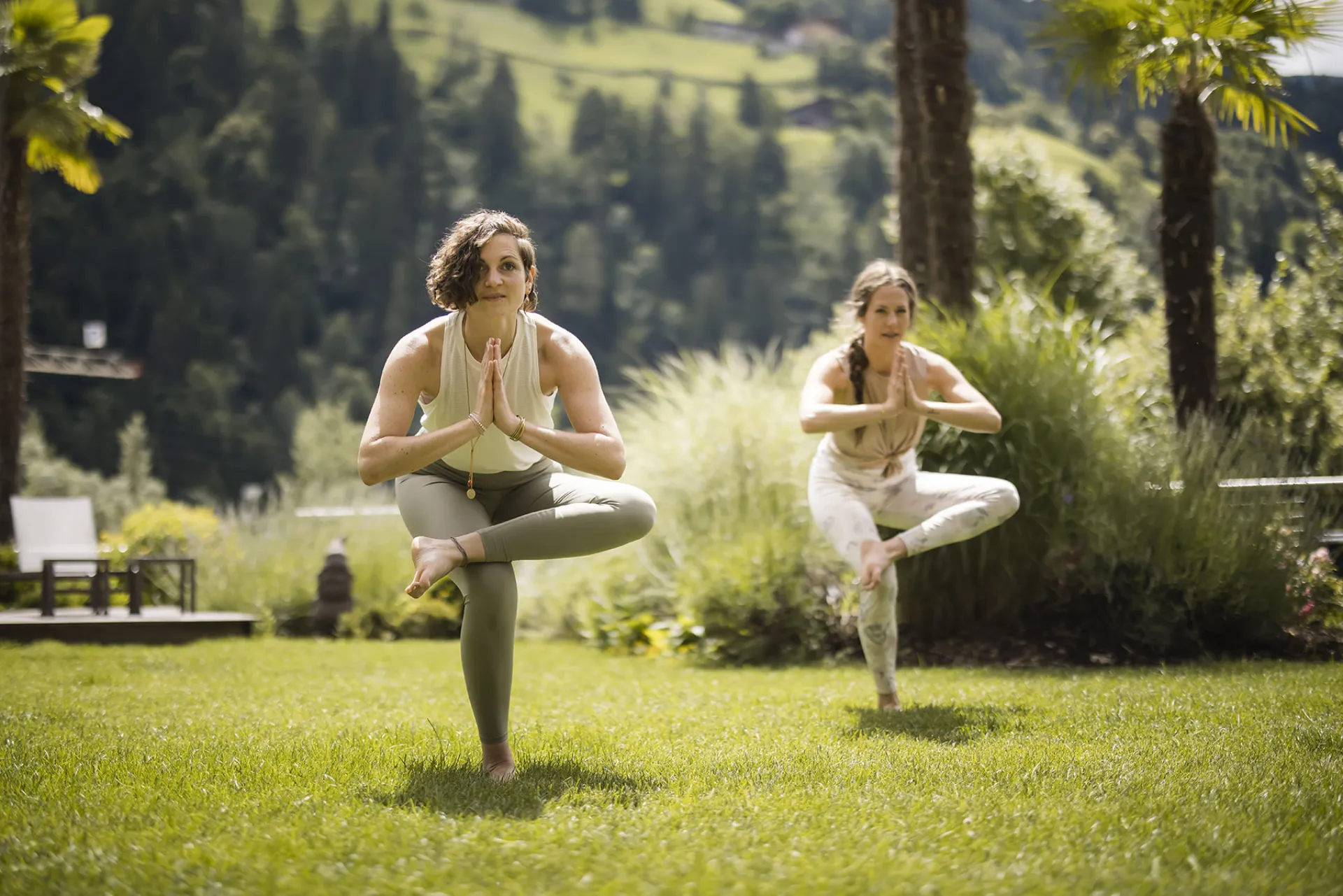 https://cdn.sudtirol.com/3000/conversions/yoga-header.webp