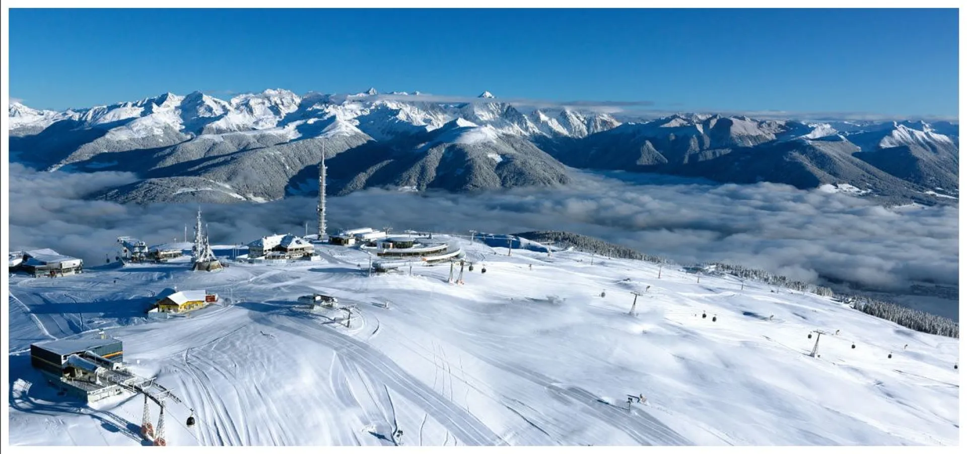 https://cdn.sudtirol.com/3636/conversions/Kronplatz.panorama_-header.webp