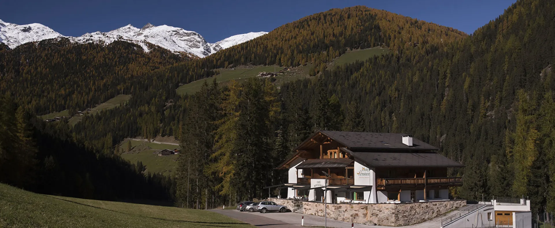 https://cdn.sudtirol.com/4215/conversions/004-hotel-berge-urlaub-header.webp