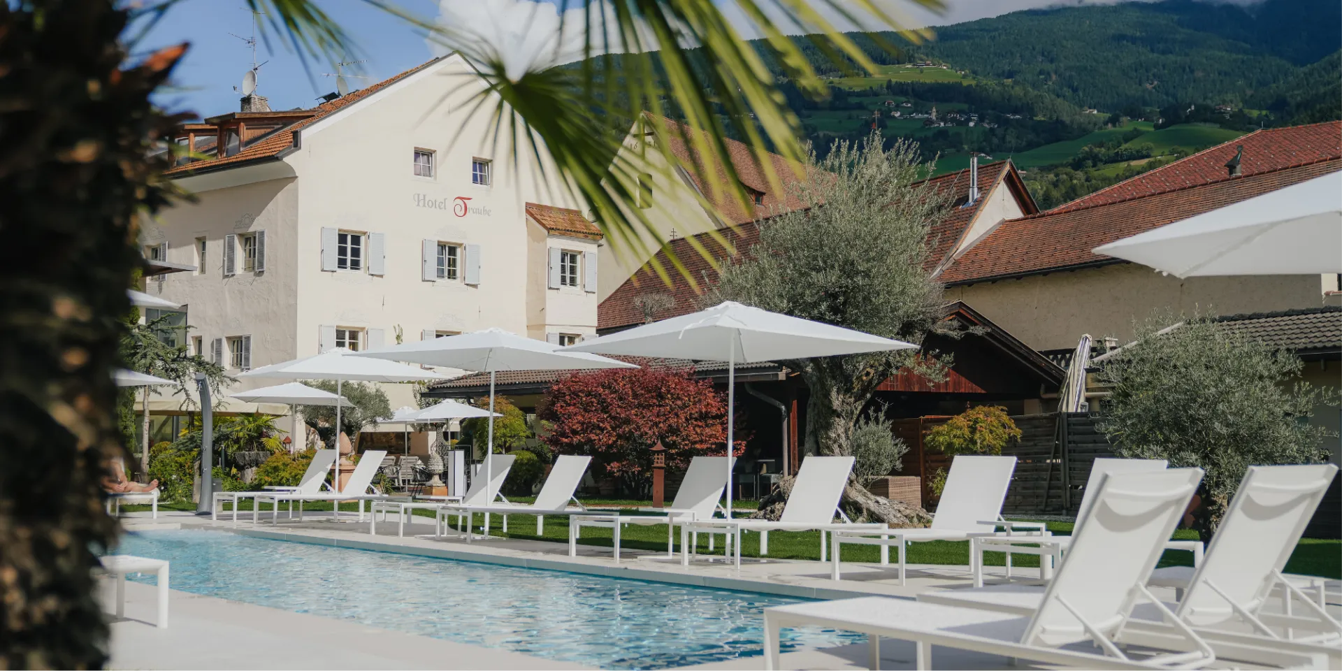 https://cdn.sudtirol.com/4223/conversions/Piscina-header.webp