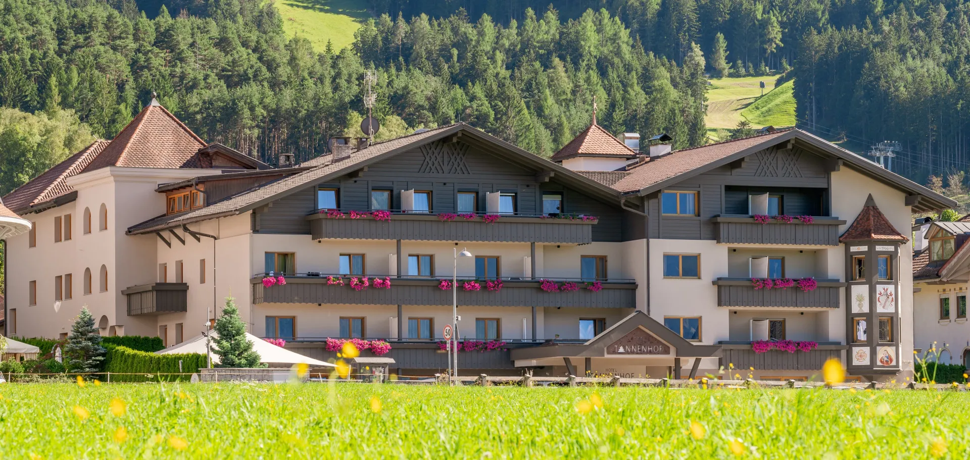 https://cdn.sudtirol.com/4241/conversions/hotel-header.webp