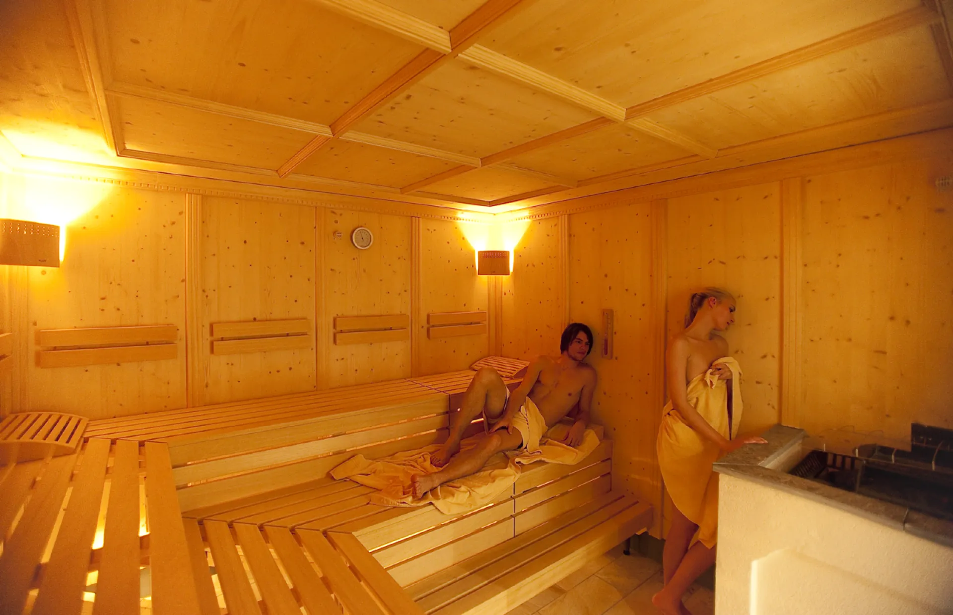 https://cdn.sudtirol.com/4415/conversions/Markushof-Kr%C3%A4utersauna-02-header.webp