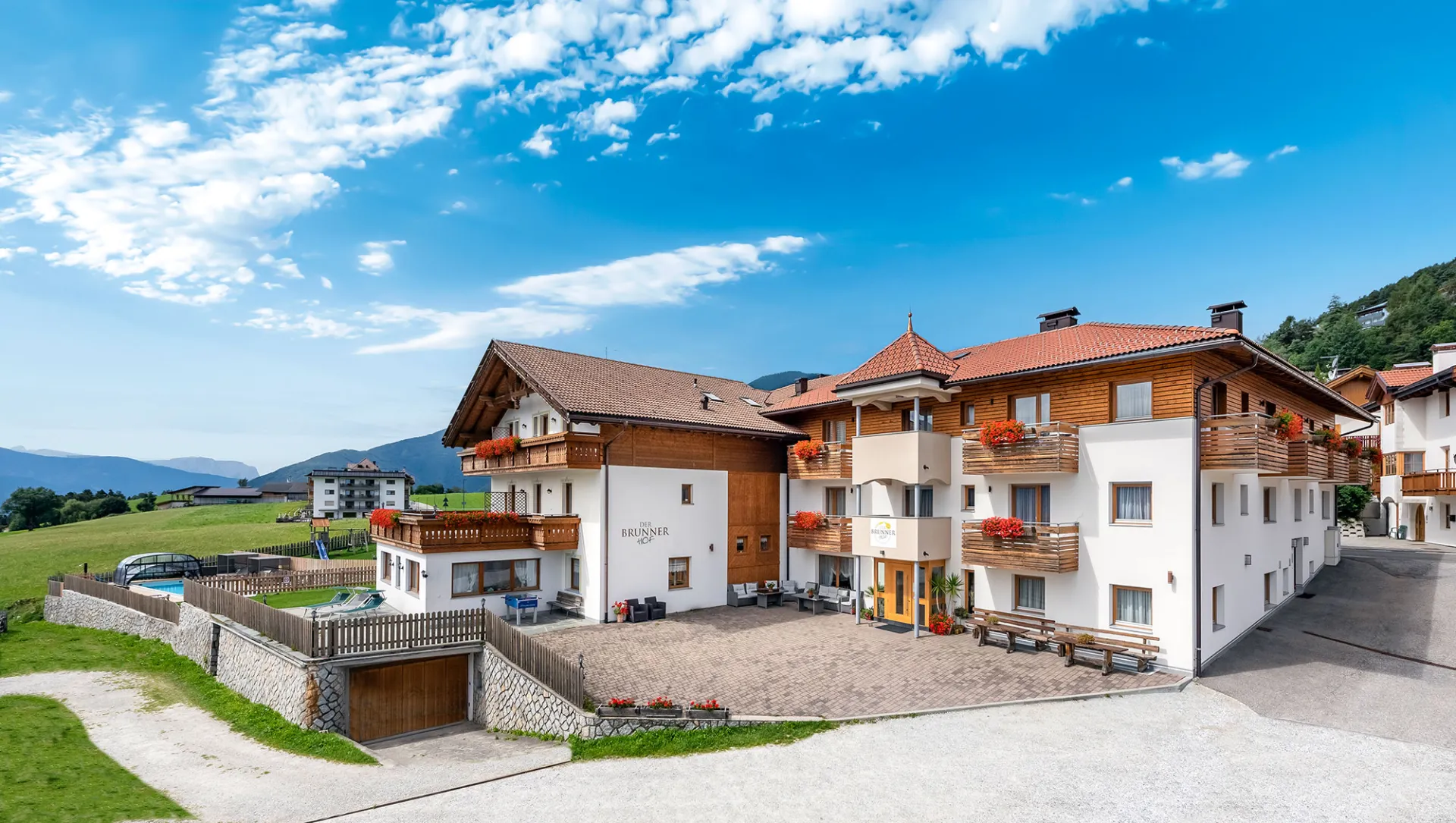 https://cdn.sudtirol.com/4568/conversions/brunnerhof-01a-header.webp