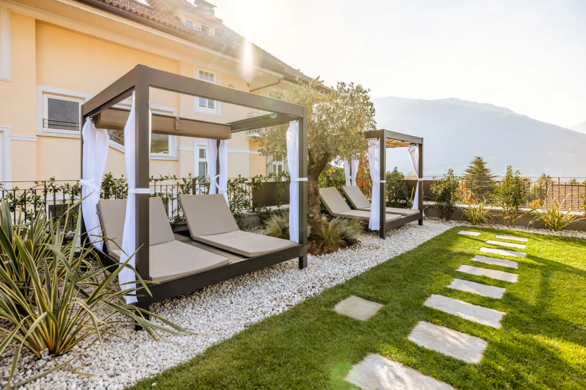 https://cdn.sudtirol.com/5192/conversions/Dachterrasse_Himmelbetten_Kolping-header.webp