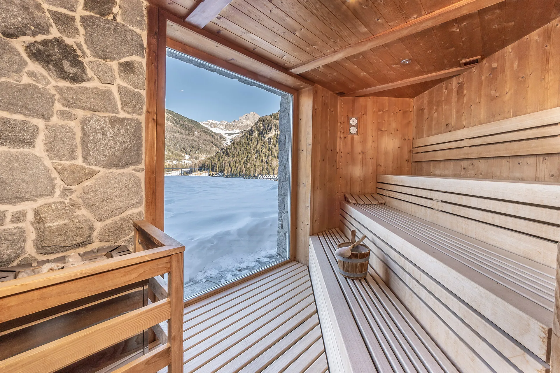 https://cdn.sudtirol.com/5282/conversions/Wellness-%28Finnische-Sauna%29-header.webp