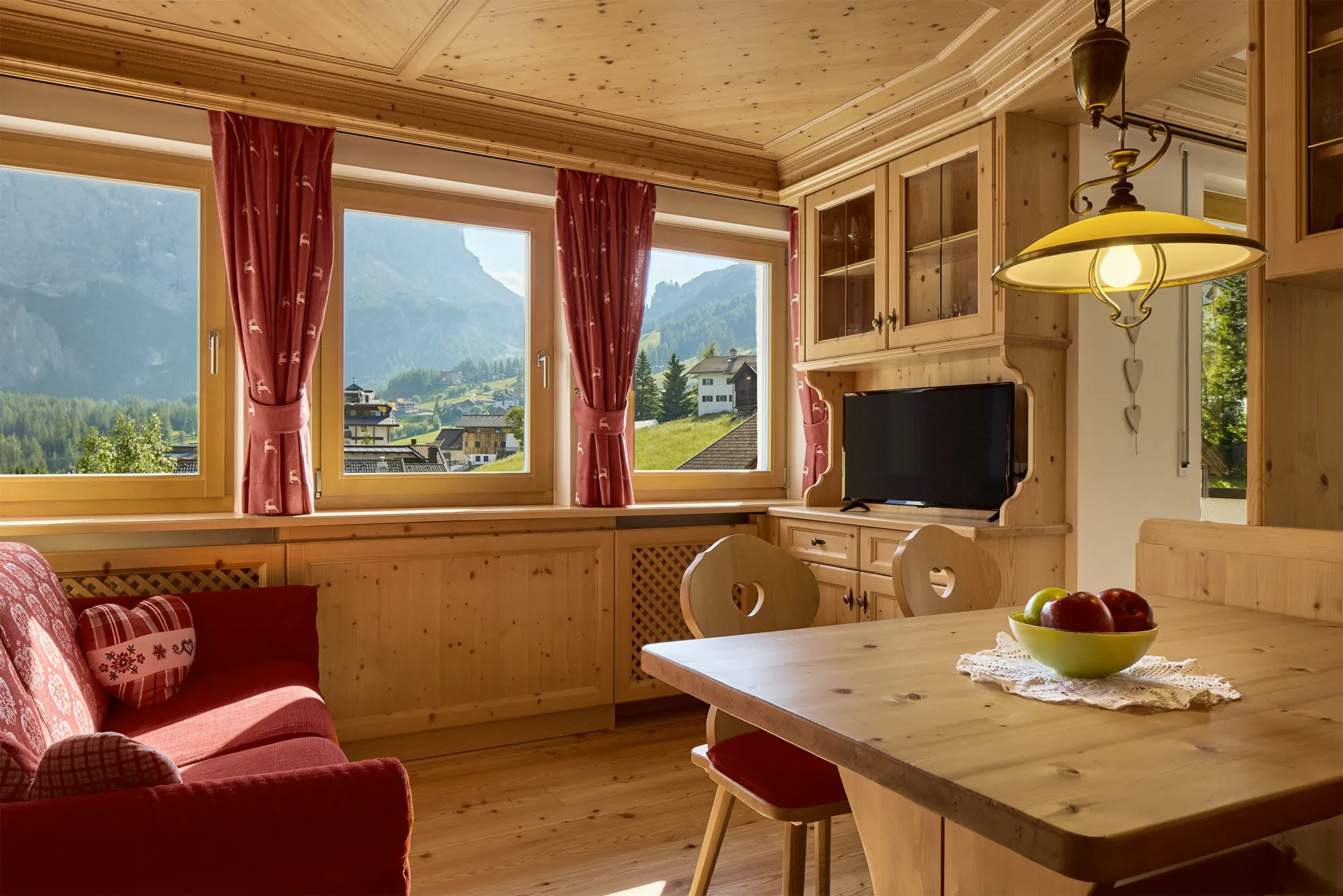 https://cdn.sudtirol.com/5357/conversions/10-085_residence-barbara_18-06-25_visciani-ph-header.webp