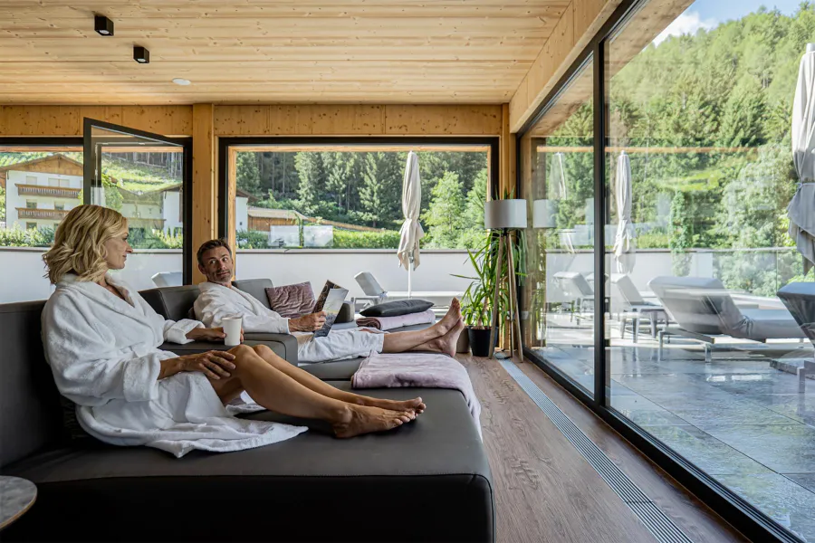 Enjoy Easter time at Burgaunerhof – from the hustle and bustle, surrounded by nature. Last-minute offers to relax, unwind, and recharge your energy. 