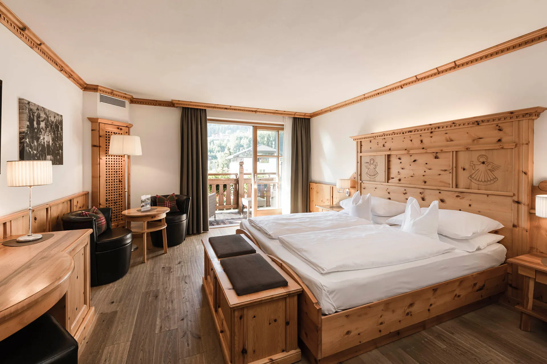 https://cdn.sudtirol.com/6355/conversions/03-hotel-angelo-engel-header.webp