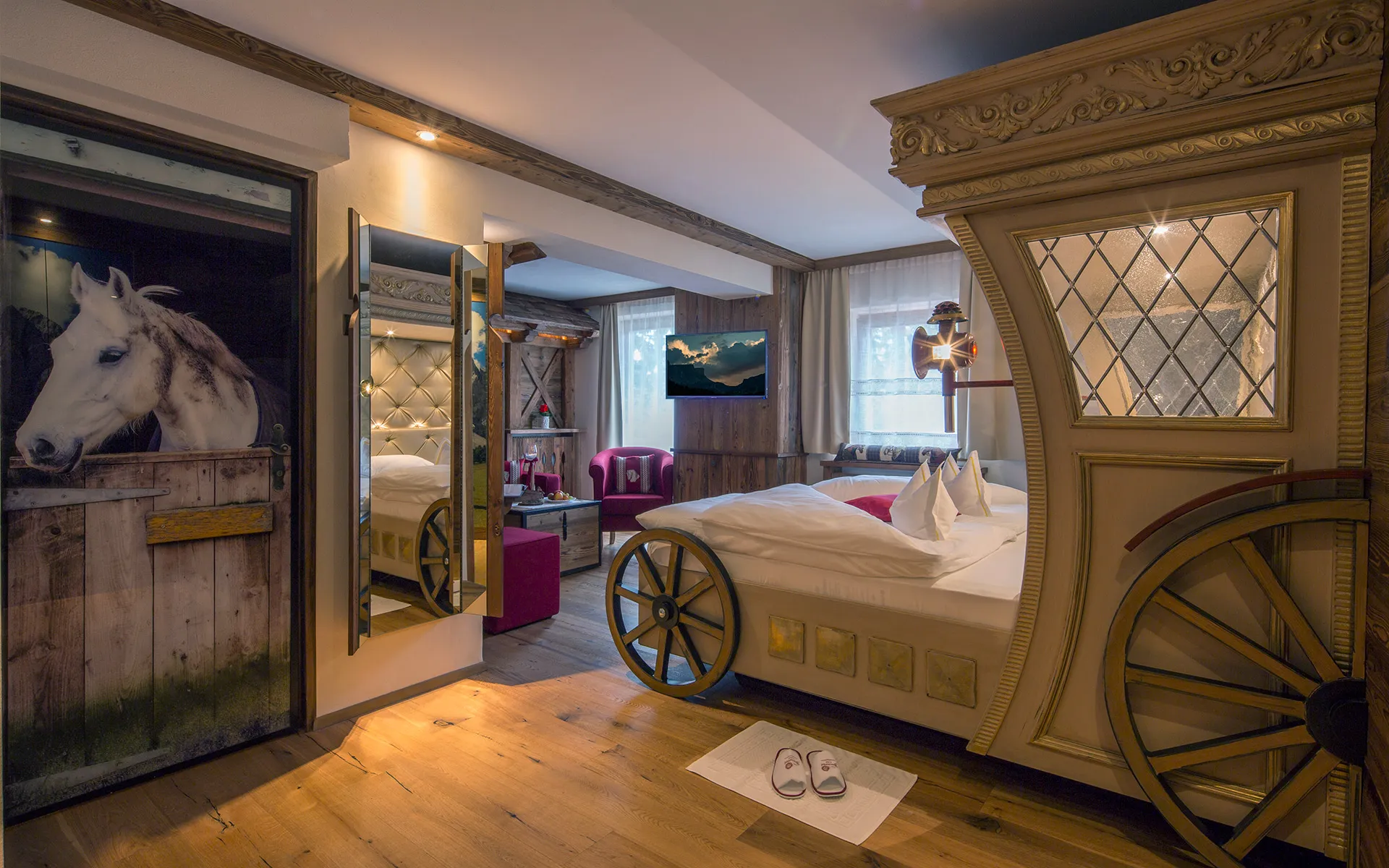https://cdn.sudtirol.com/6472/conversions/02-camera-sonnenhof-hotel-header.webp