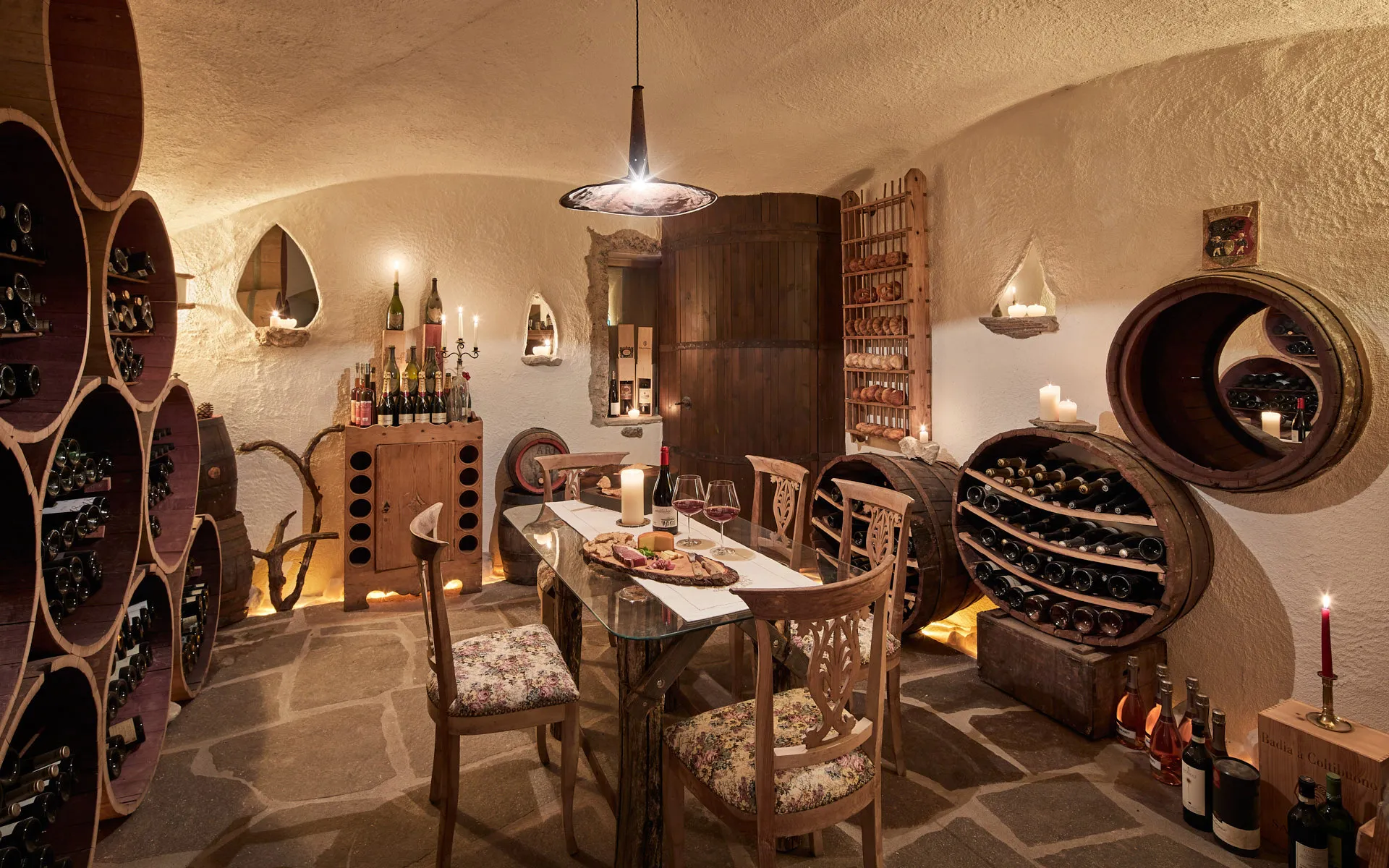 https://cdn.sudtirol.com/6475/conversions/03-cantina-sonnenhof-hotel-header.webp