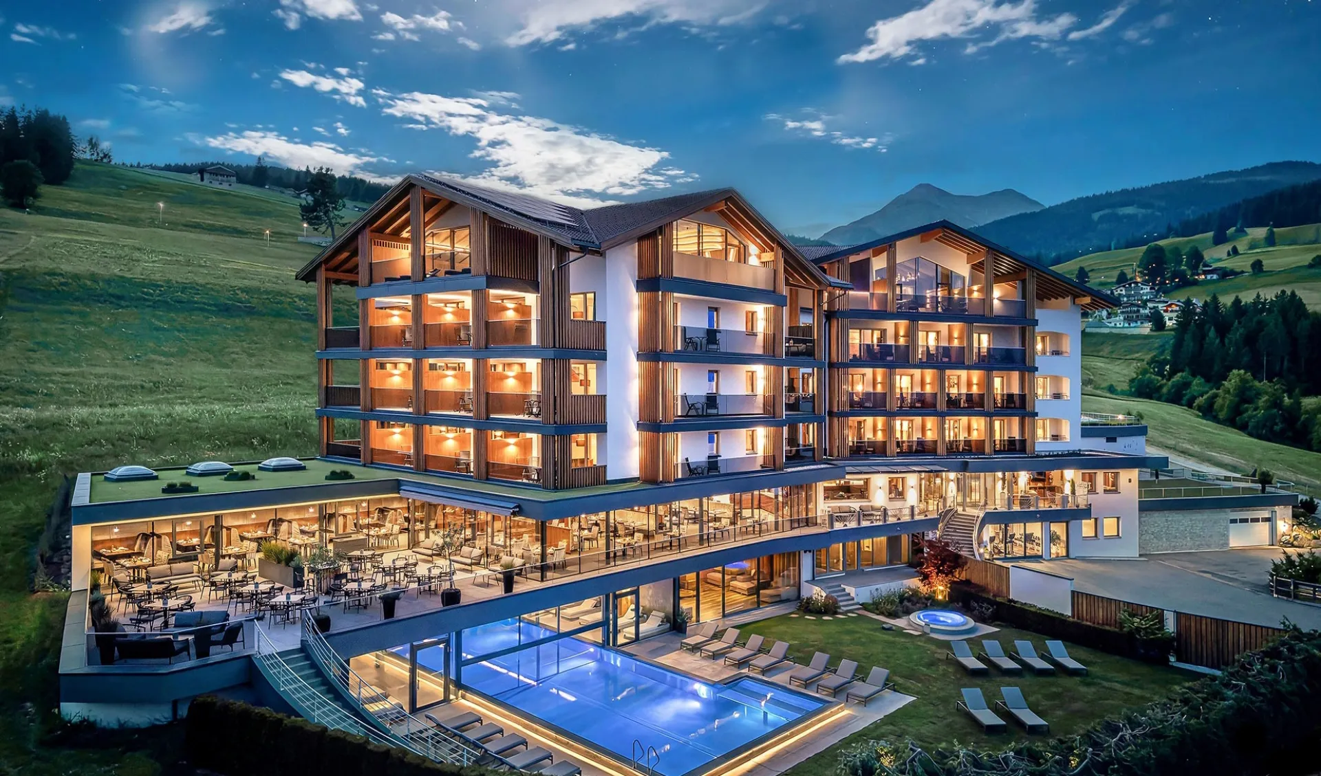 https://cdn.sudtirol.com/6566/conversions/edelklein-header.webp