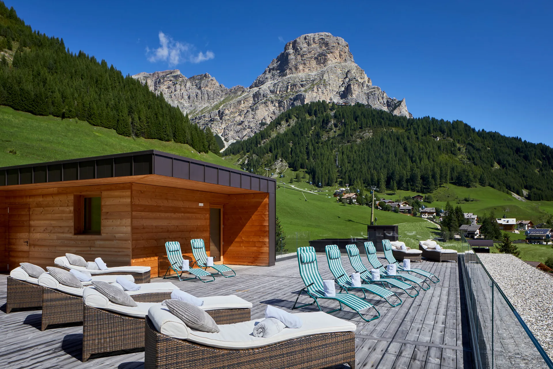 https://cdn.sudtirol.com/756/conversions/hotel_mezdi_2019_esterni_0212---Copia-%282%29-header.webp